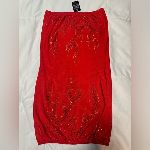 Leg Avenue- Bedazzled Devil Costume -3 PC. Size S/M - Picture 4 of 6